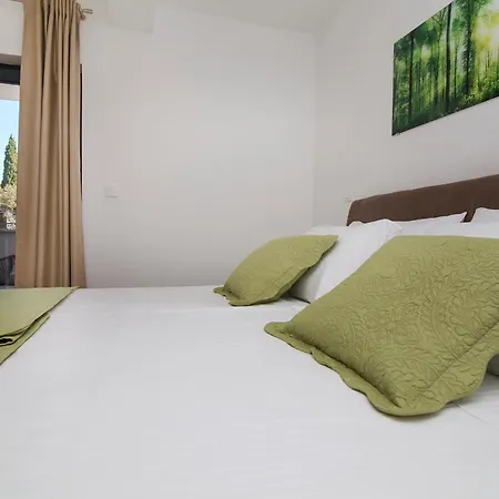 Brand New In Daire *